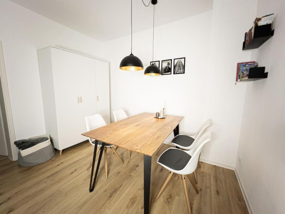 Wohlfühl-Oase mitten in der Stadt - Garten, Grill, Netflix und Drucker Leipzig Exterior foto